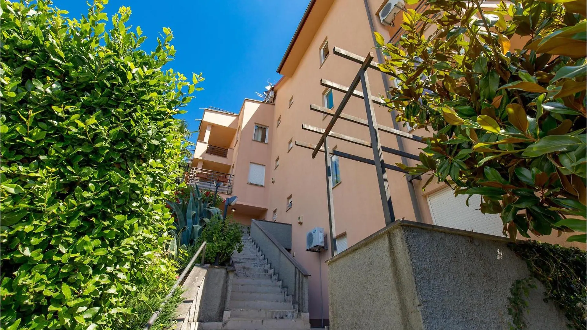 2 Bedroom Pet Friendly Apartment In Opatija 0*,