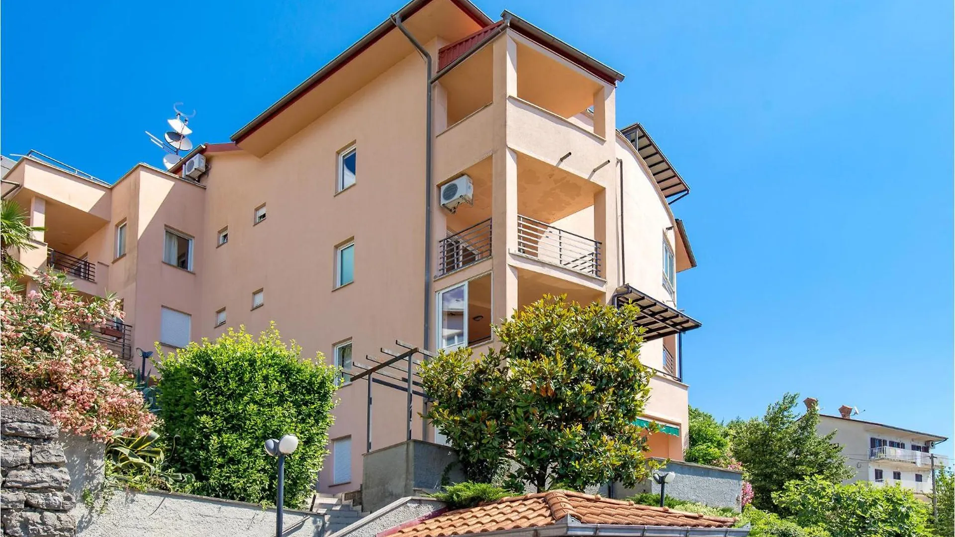 2 Bedroom Pet Friendly Apartment In Opatija